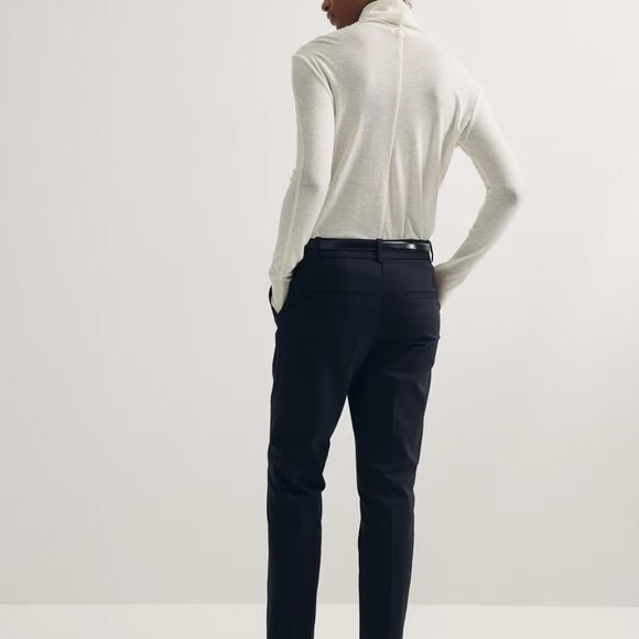 NWT - H&M Ankle Length Slacks in a Black Color Size 6 - Picture 5 of 7